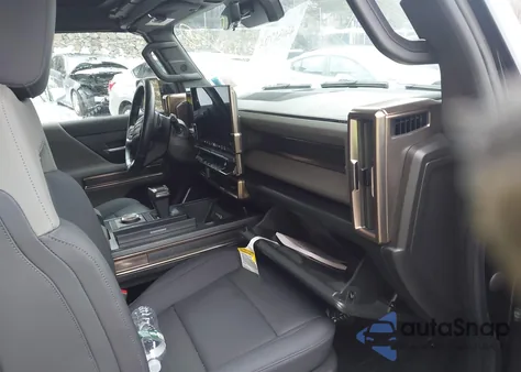 2025 GMC Hummer Ev Suv 2X E4Wd z USA, uszkodzony, nr VIN 1GKB0NDE2SU107305